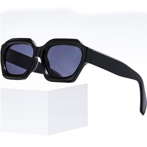Men Women Trendy Black Lens Sports Black Frame Shades Oversized Sunglasses - Picture 9 of 9